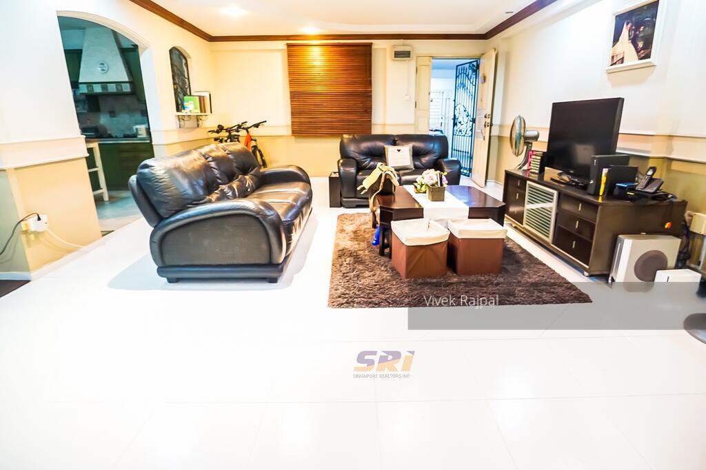 Woodlands Drive 14 thumbnail photo